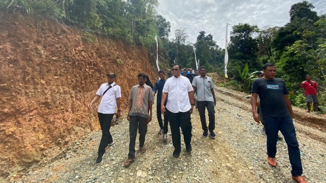 Jalan di Sikundo, Aceh Barat. Dok. Humas Aceh
