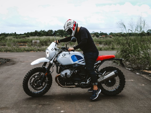 Tips mengendarai motor tinggi. Foto: Bangkit Jaya Putra/kumparan