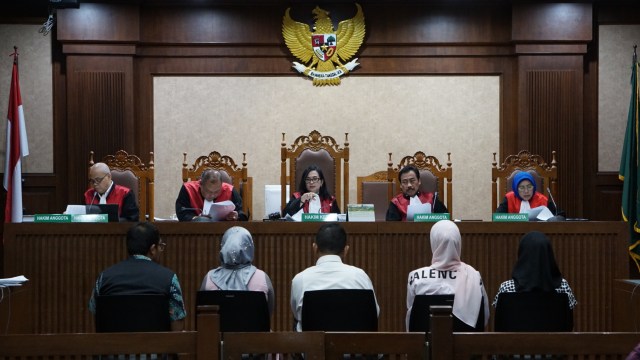 Jennifer dunn menjadi saksi pada sidang lanjutan Tubagus Chaeri Wardana di Pengadilan Tipikor, Jakarta, Kamis (12/3). Foto: Jamal Ramadhan/kumparan