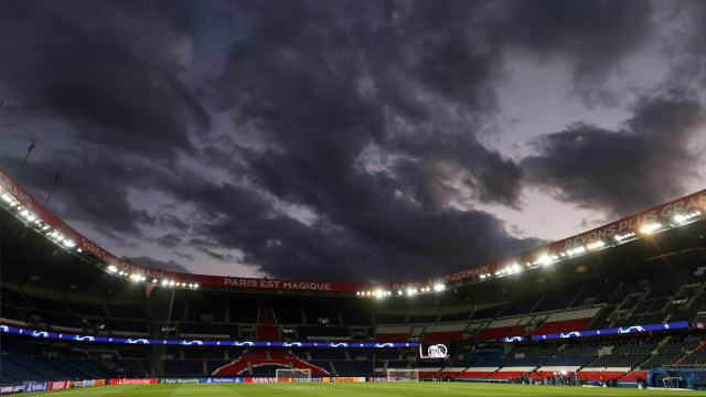 Parc des Princes kosong melompong jelang laga PSG vs Dortmund. Foto: Reuters/Handout