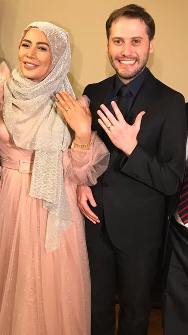 Cinta Penelope menikah dengan pria asal Turki, Taha Gökhan Arıkan. Foto: Instagram @princess_cinta_penelope.