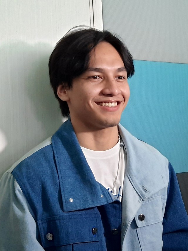 Jefri Nichol di kawasan Senayan, Jakarta Pusat, Jumat (13/3) Foto: Maria Gabrielle Putrinda/kumparan