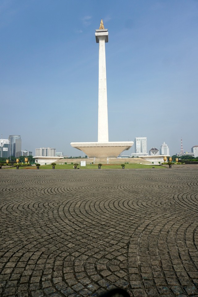 Suasana Monumen Nasional (Monas) yang ditutup antisipasi virus corona atau COVID-19 di Jakarta, Sabtu (14/3).  Foto: Nugroho Sejati/kumparan