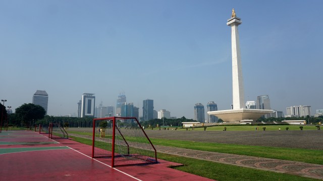 Suasana Monumen Nasional (Monas) yang ditutup antisipasi virus corona atau COVID-19 di Jakarta, Sabtu (14/3). Foto: Nugroho Sejati/kumparan