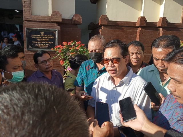 Kepala dinas Pendidikan dan Kepemudaan Kota Denpasar, I Wayan Gunawan -K14