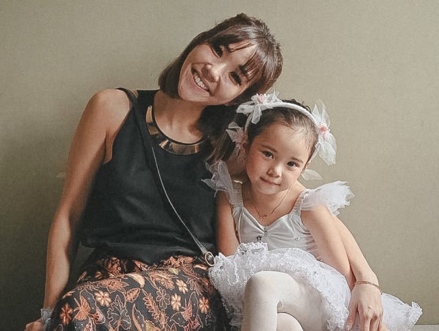 Gempita Nora Marten (kanan) dan Gisella Anastasia (kiri). Foto: Instagram / @Gisel_la