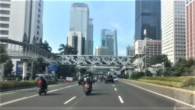 Arus lalu lintas di Sudirman. Foto: Prima Gerhard/kumparan