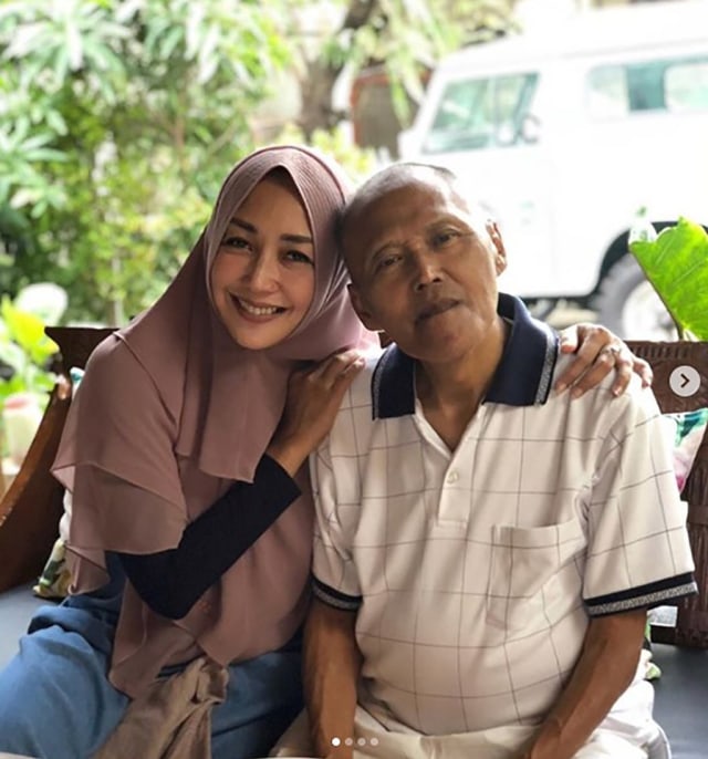 Pendiri Roti Bakar Eddy sebelah kanan. Foto Instagram @risdiantiedi