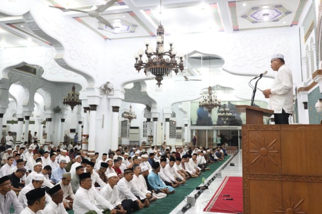 Jemaah doa bersama untuk cegah Virus Corona di Masjid Raya Baiturrahman, Banda Aceh, 4 Februari 2020. Foto: Suparta/acehkini  