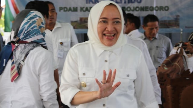 Bupati Bojonegoro, Dr Hj Anna Muawanah, saat hadiri peresmian Instalasi Pengolahan Air (IPA) IKK Kalitidu, Rabu (18/03/2020)