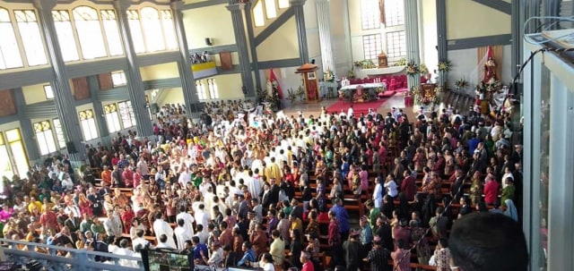 Perayaan misa penahbisan Uskup Ruteng, Mgr.Siprianus Hormat, Kamis (19/3/2020). Foto: istimewa. 