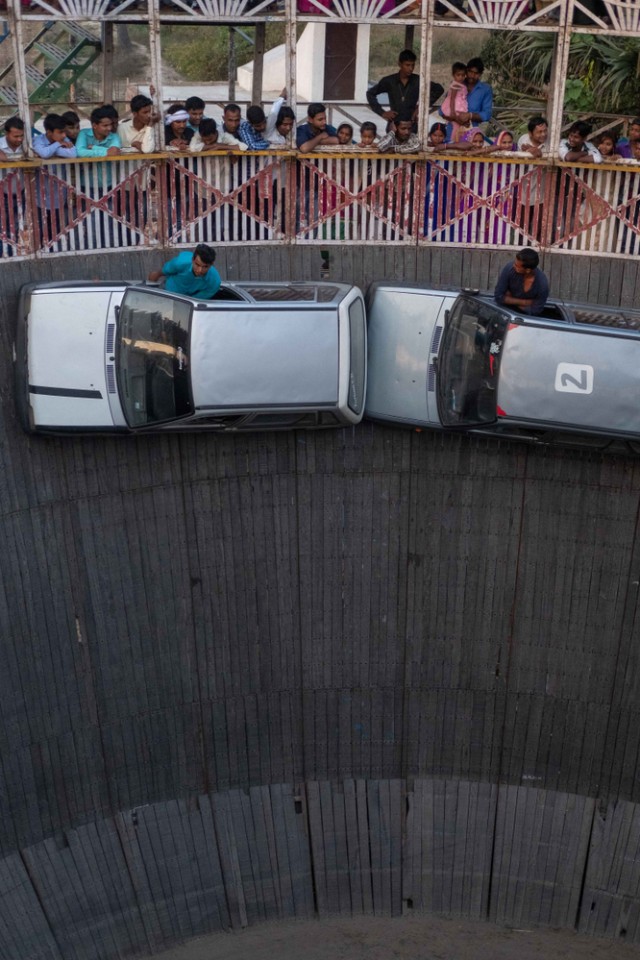 Atraksi ekstrem tong setan versi India Foto: Shutter Stock