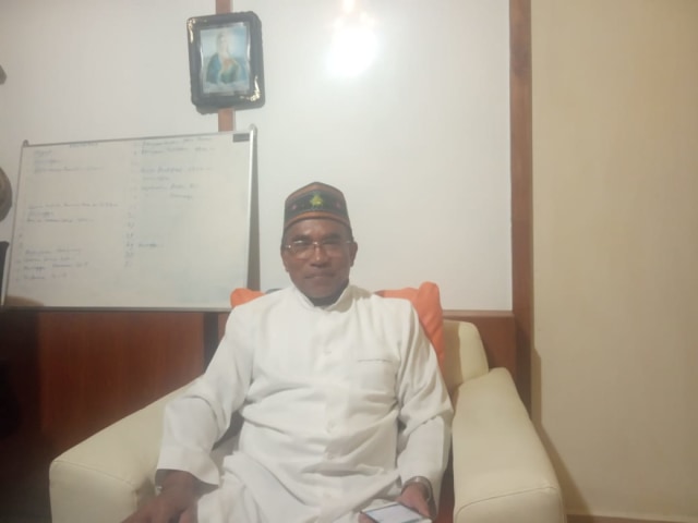  Ketua Panitia Penahbisan Uskup Baru Rm. Alfons SegaRangkaianr, Pr. 