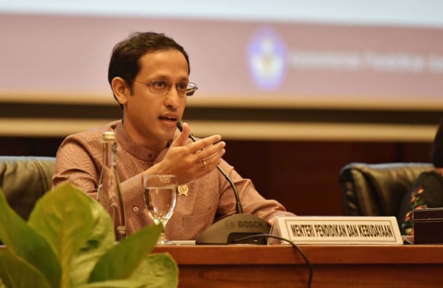 com-Menteri Pendidikan dan Kebudayaan (Mendikbud) Nadiem Anwar Makarim saat melakukan konferensi Dana BOS 2020, Senin (10/2). Foto: dok. kemdikbud.go.id