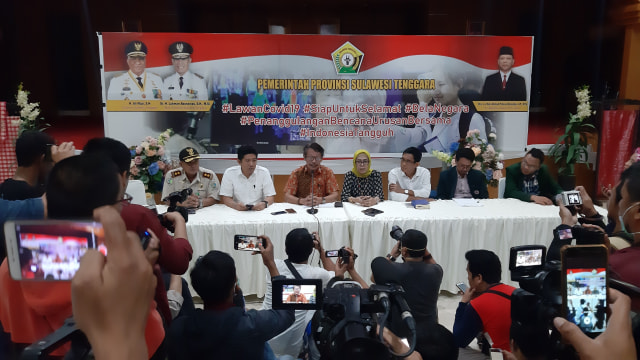 Konfrensi pers Gugus Tugas Covid-19 Sultra. Foto: Wiwid Abid Abadi/kendarinesia