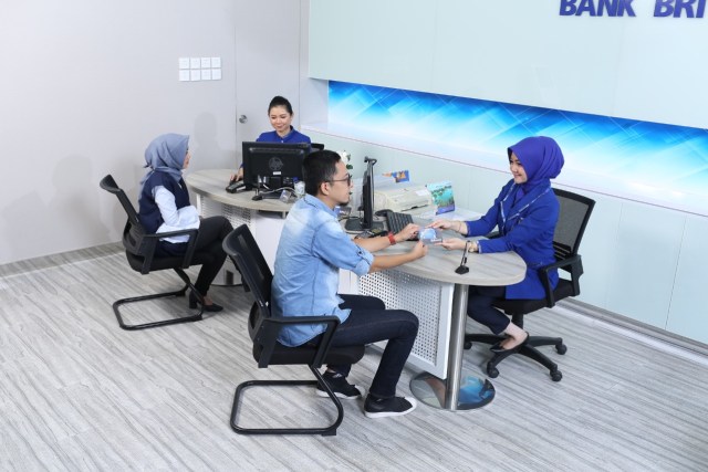 Pelayanan pelanggan di Bank BRI Foto: Dok. BRI