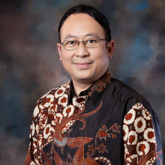 Guru besar Farmakologi Fakultas Kedokteran, Kesehatan Masyarakat, dan Keperawatan (FKMKK) UGM, Profesor Iwan Dwiprahasto. Foto : ikd.ugm.ac.id