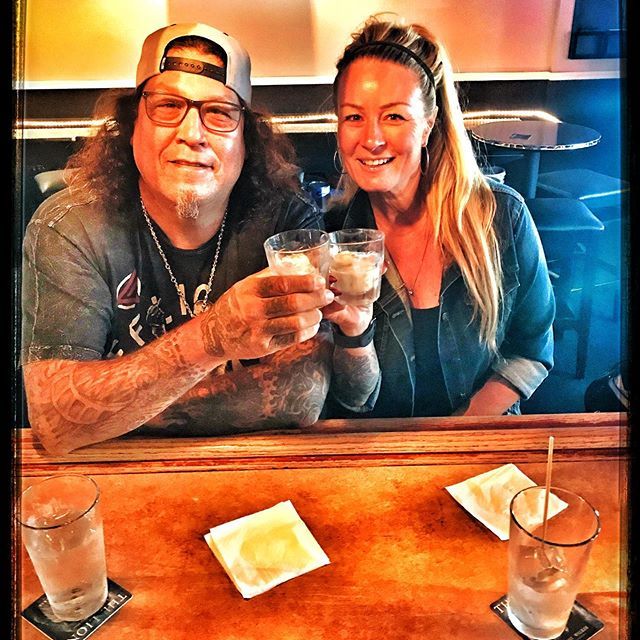 Chuck Billy dan Tiffany Billy. Foto: Instagram @chuckfcknbilly