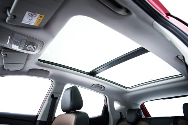 Sunroof pada MG ZS Foto: dok. MG Motor Indonesia