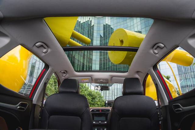 Layout bukaan sunroof pada MG ZS Foto: dok. MG Motor Indonesia