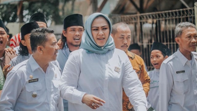 Bupati Karawang, Cellica Nurrachadiana. Foto: Instagram/@cellicanurrachadiana