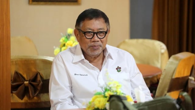 Mantan Rektor UNHAS, Idrus Patarusi. Foto: Facebook/Idrus Patarusi