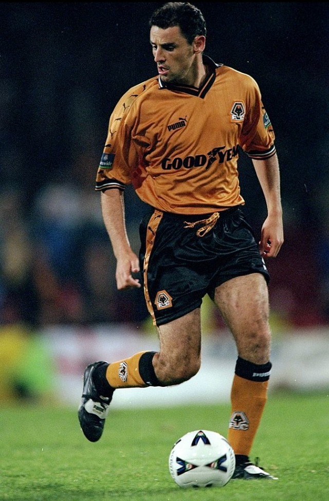 Kevin Muscat kala berjersi Wolverhampton Foto: Getty Images