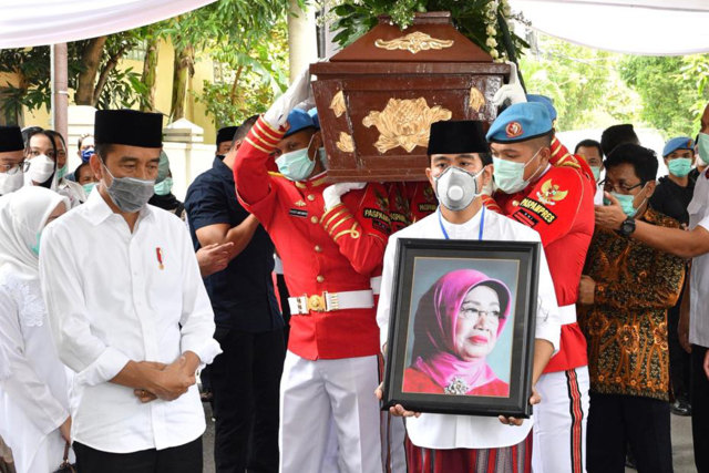 Presiden Jokowi saat brobosan. Foto: Dok. Agus Suparto