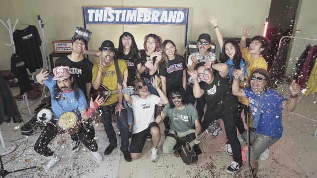 Proses pembuatan video clip Stand Here Alone feat. OM PMR "Judul Beneran" Foto: Dok. Feeling This TV