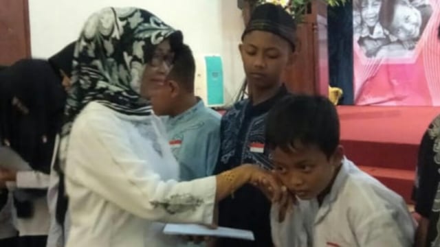 Kepergian Ibunda Jokowi, Sujiatmi Notomiharjo. (Fernando Fitusia)