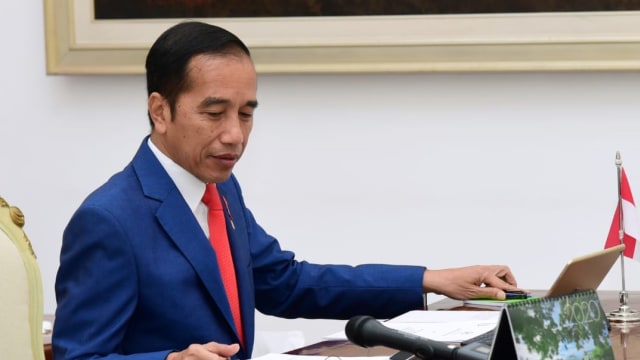 Presiden Joko Widodo saat mengikuti KTT LB G20 dari Istana Bogor, Kamis (26/3). Foto: Biro Pers Sekretariat Presiden/Muchlis Jr