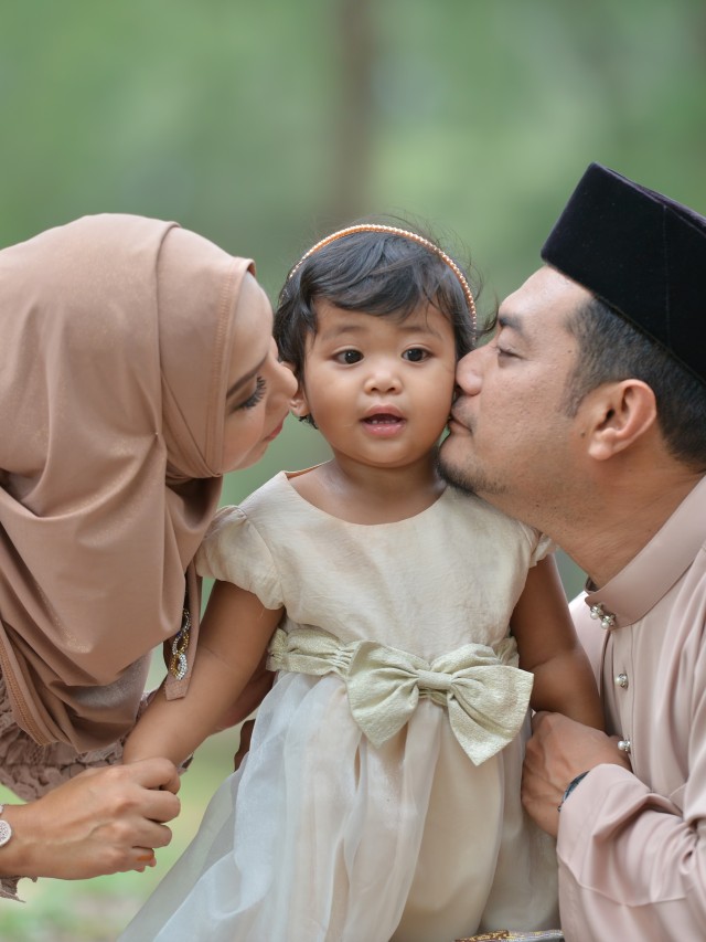 Ilustrasi anak muslim dan keluarganya. Foto: Shutter Stock