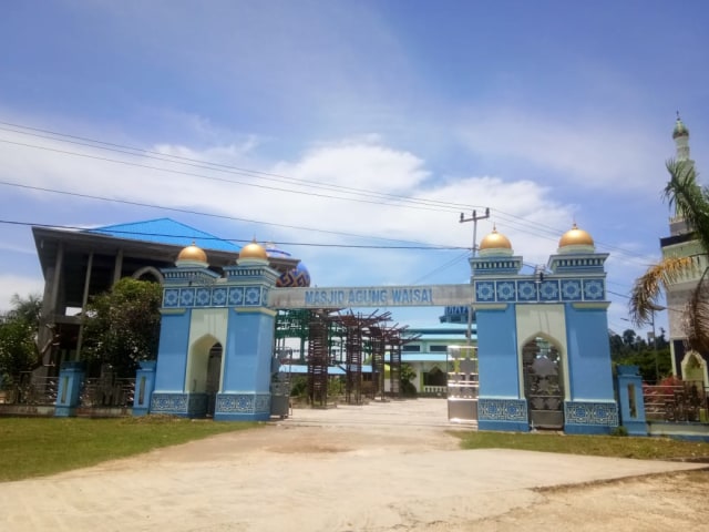 Masjid Agung Waisai. Foto: Aditya Nugroho