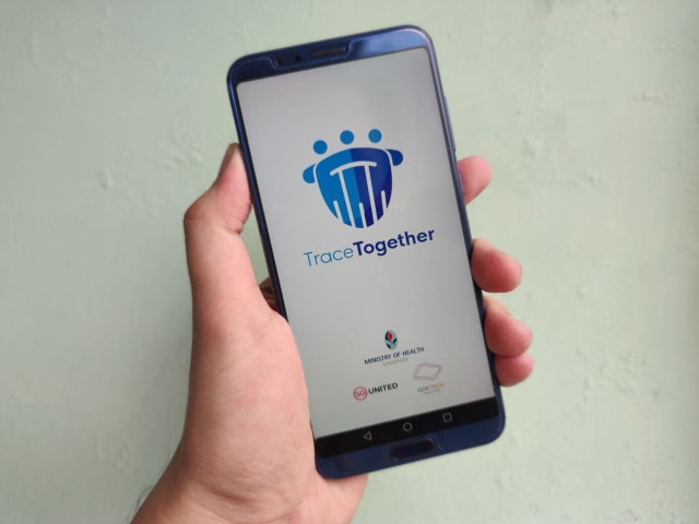 Aplikasi TraceTogether. Foto: Bianda Ludwianto/kumparan