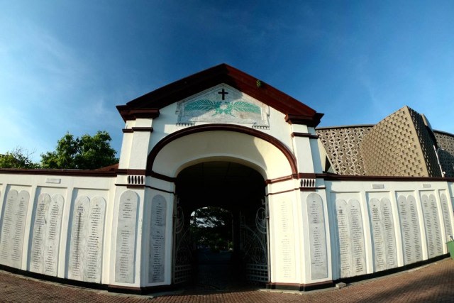 Pintu masuk Kerkhof, perkuburan prajurit Belanda yang mati dalam perang Aceh