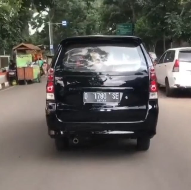 Mobil menyerupai Toyota Avanza. Foto: Instagram/@mobilgue