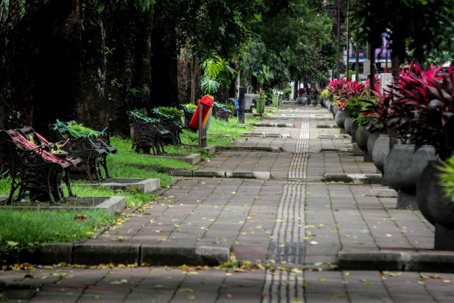 Trotoar di Jalan Ijen Kota Malang. Foto: Ben.