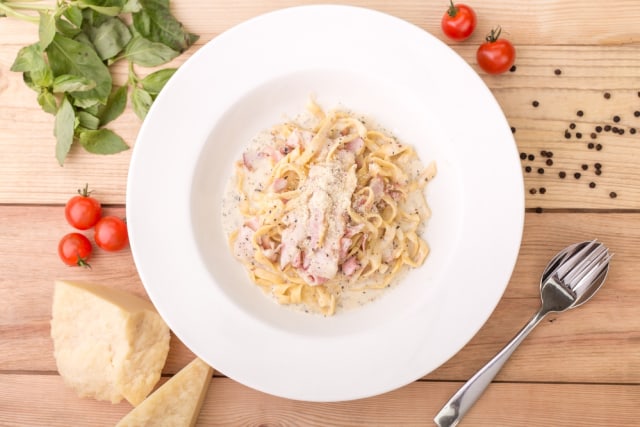 Spaghetti carbonara untuk keluarga. Foto: Shutter Stock