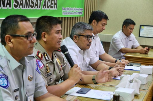 Ilustrasi konferensi pers terkait penghapusan (pemutihan) denda atas pajak kendaraan bermotor bagi warga Aceh, pada Rabu (11/3/2020). Foto: Suparta/acehkini