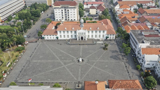 Suasana Sepi Kawasan Kota Tua di Jakarta, Minggu (29/3/2020).  Foto: ANTARA FOTO/Hafidz Mubarak A
