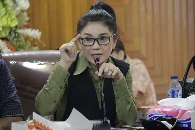 Felly Estelita Runtuwene