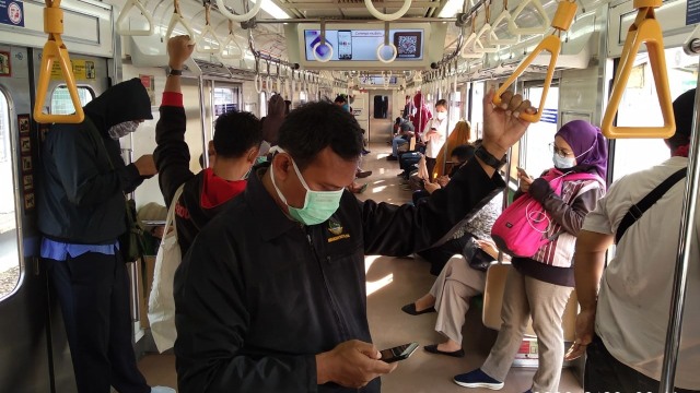Suasana KRL Tanah Abang arah Sudirman Foto: Dok. Suhada