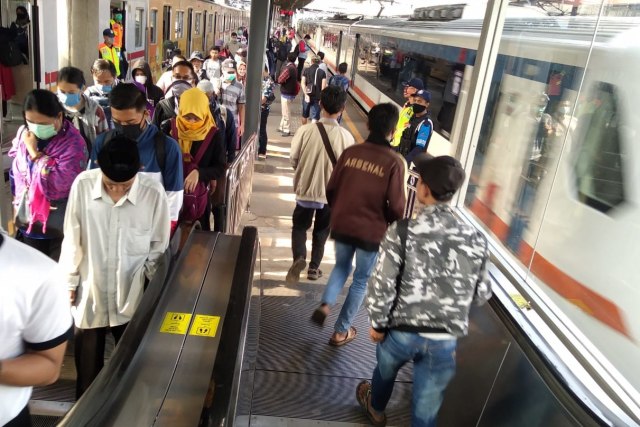 Suasana di stasiun Tanah Abang Foto: Dok. Suhada