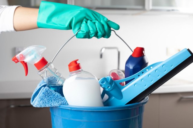 Ilustrasi perlengkapan disinfektan. Foto: iStock