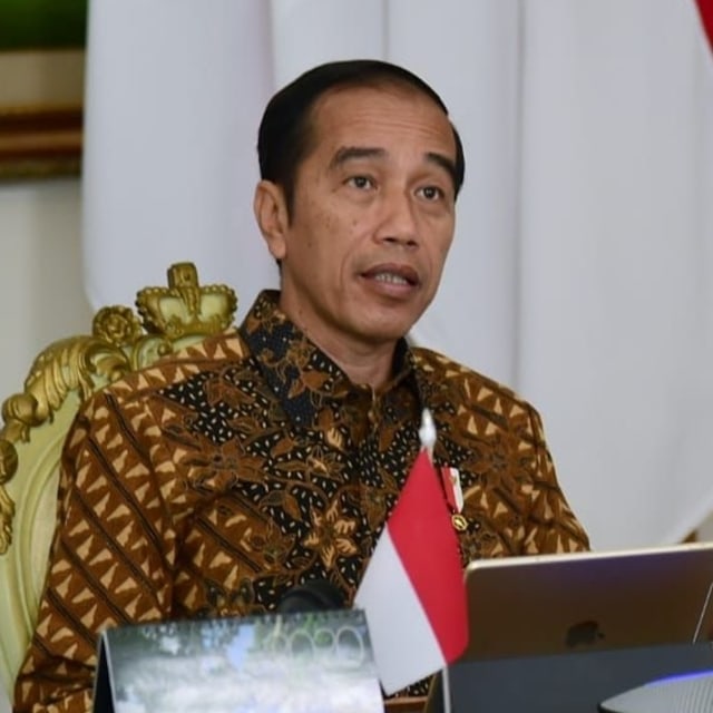 Presiden Joko Widodo memimpin rapat terbatas terkait antisipasi mudik Lebaran melalui telekonferensi bersama jajaran terkait dari Istana Kepresidenan Bogor. Foto: BPMI Setpres/Muchlis Jr