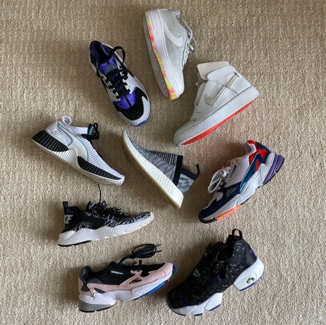 Dian Sastro lelang sneakers dok Instagram @urbansneakersociety