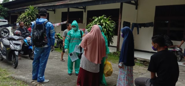Penumpang KM Tidar yang ditampung di BLK Manokwari. (BumiPapua.com/Irsye Simbar)