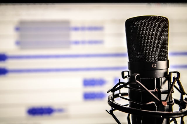 Ilustrasi siaran podcast. Foto: pixabay
