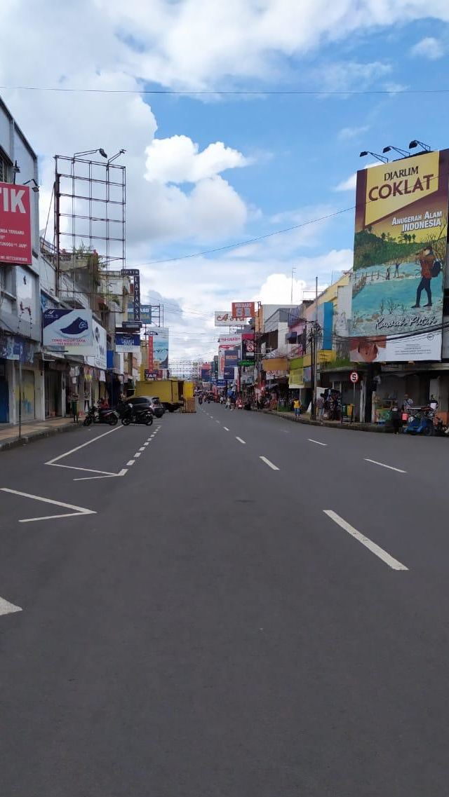Jalan KHZ Mustafa di Kota Tasikmalaya yang sepi saat lockdown. Foto: Dok.istimewa