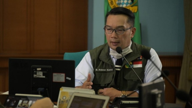 Gubernur Jawa Barat, Ridwan Kamil di command center penanganan virus corona Pemprov Jabar. Foto: Dok. Humas Pemprov Jabar